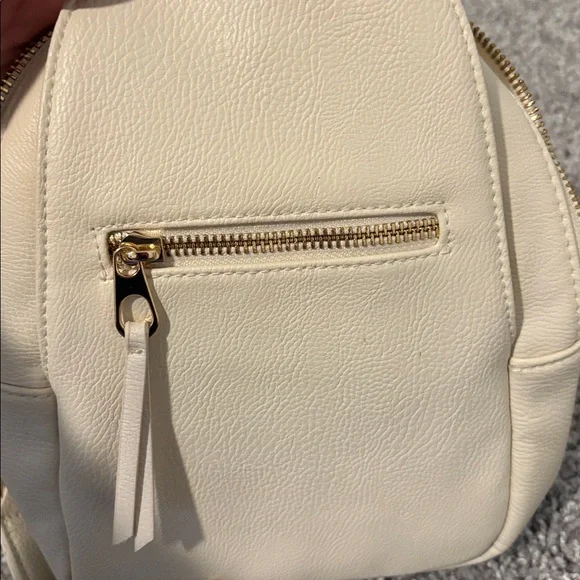 Universal Thread Crossbody Bag - Picture 7 of 7